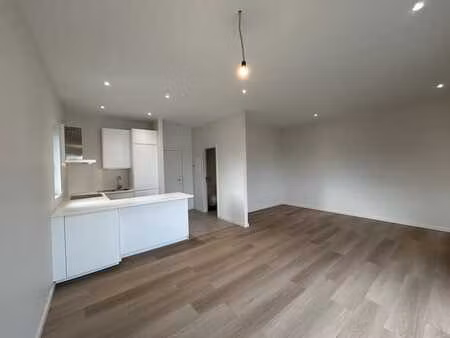 superbe studio fraîchement rénové à louer