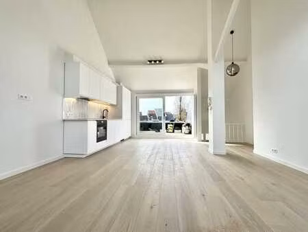 spacieux 1 ch. + mezzanine - ulb/cimetière xl