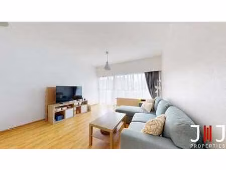 bel appartement lumineux avec terrasse à woluwe