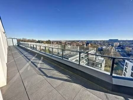 magnifique penthouse meublé 3ch avec 2 terrasses