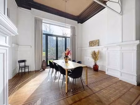 châtelain/stéphanie : triplex meublé 3 chambres avec jardin