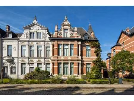 une résidence prestigieuse et architecturale sur la cogels-o