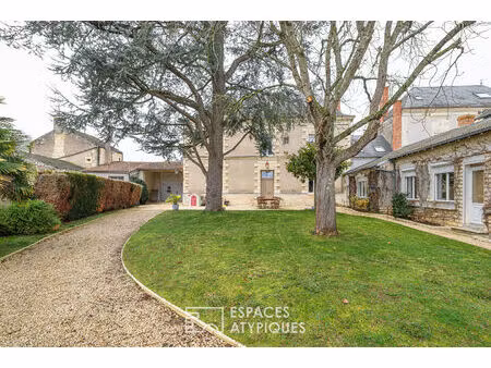 charmante maison de village avec piscine et multiples espaces à repenser