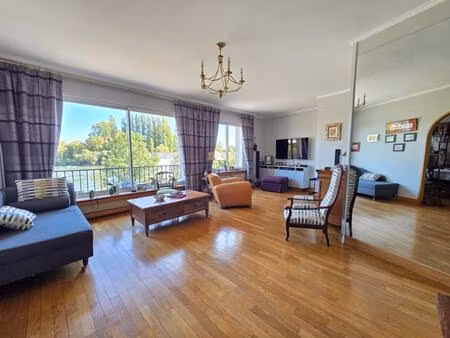 superbe maison vue seine   5 chambres  avec sous sol total   garage  secteur collégial