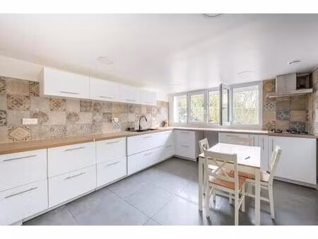 maison de 6 pièces de 118 m² à maurecourt