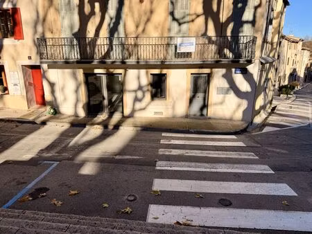 location commerce 1 pièce 33 m² à velaux (13880)