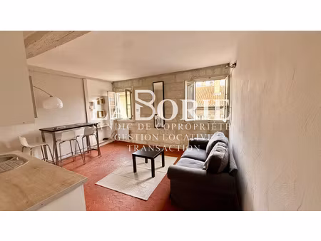 avignon : appartement de 28.96m2 dernier étage à louer meubl