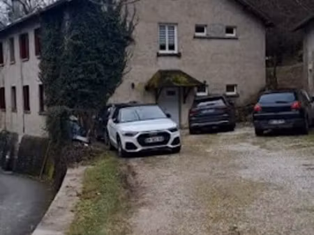 location appartement 3 pièces 117 m² à virieu-le-grand (01510)  870 €