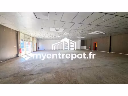 local d'activités avec visibilité commerciale