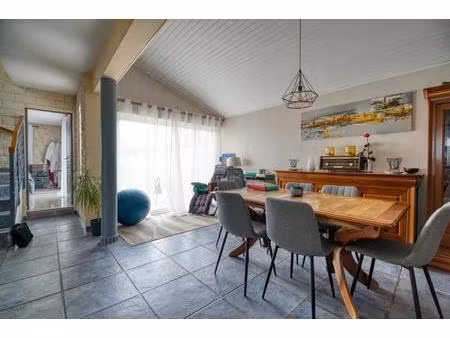 maison de 6 pièces de 220 m² à cugnaux