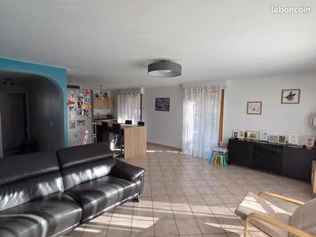 t5 109m² – 4 ch – garage + parking + cave – 3 balcons – groisy le plot