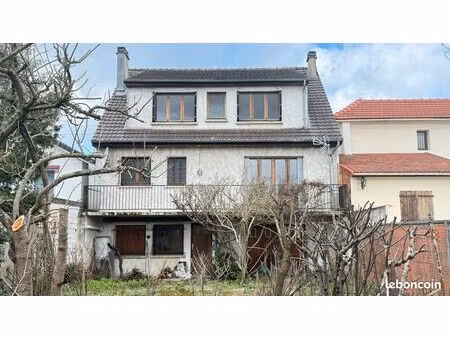 maison 6 pièces de 145m²