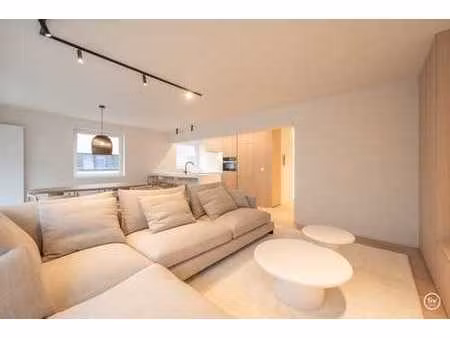 appartement d'angle entièrement rénové  bien situé sur la l