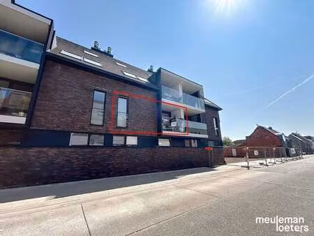 appartement lumineux avec 2 chambres et emplacement de parki
