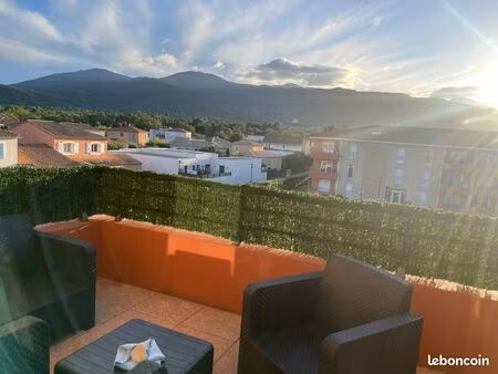 t3 avec terrasse  parking et garage