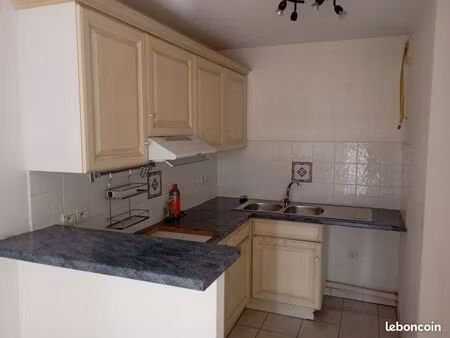 location appartement 2 pièces à fréjus