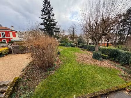 maison 10 pièces 220 m²