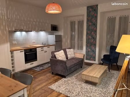 plein centre ville 53 m2 lumineux refait à neuf