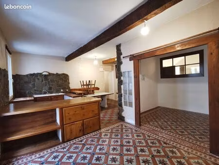 t3 à louer à l’année de 54 42 m²