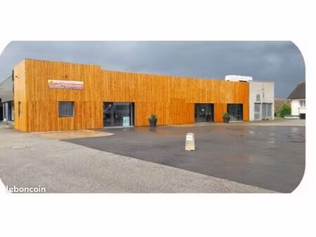 local / stockage a louer