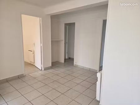 t3 51 m2 -centre-ville-toulon (la rode)