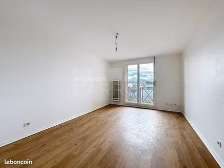 studio 1 pièce 25 m²