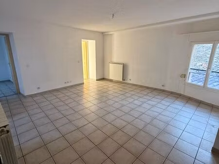 location appartement 4 pièces à volonne