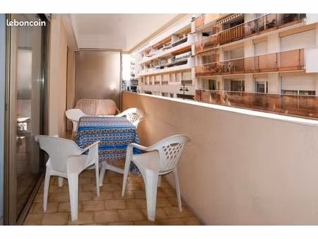 particulier vend f2 centre ville albert 1er