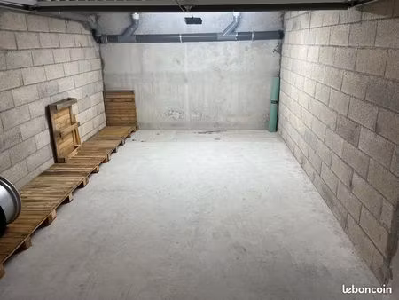 garage fermé 17m2 - la trinité