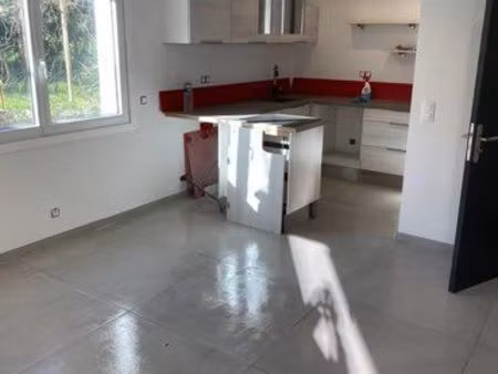 2 pièces pegomas rénové calme terrasse parking clim