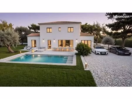 villa 6 pièces 140 m²