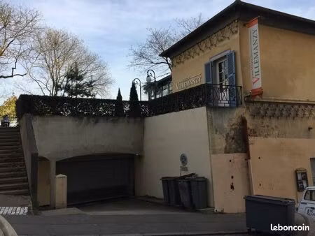 box en sous-sol sécurisé