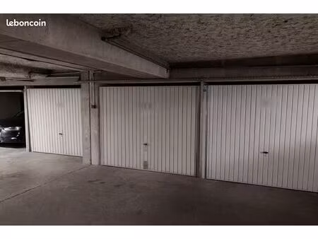 garage fermé – croix-rousse – place des tapis