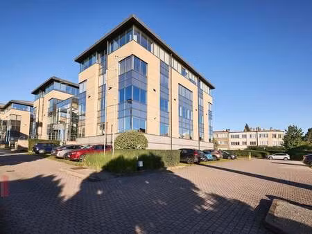 bien professionnel à louer à dilbeek € 3.768 (ll659) - panorama b2b brussel kantoren | zim