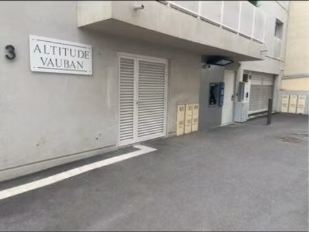 place de parking moto