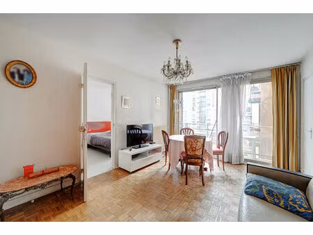 beau 2 pièces avec balcon et ascenseur