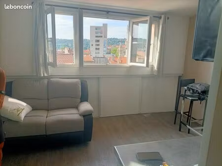 t1 bis meublé- oullins centre proche métro