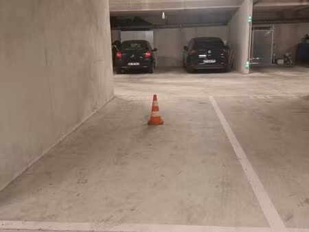 parking villeneuve loubet