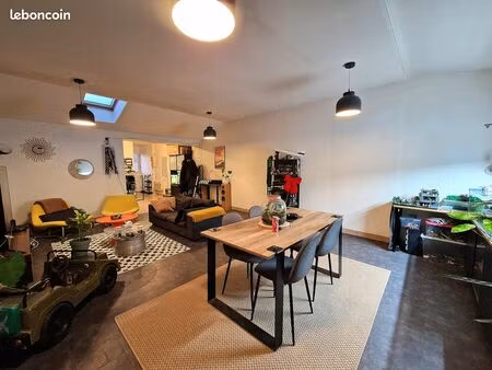 appartement 2 pièces 77 m²