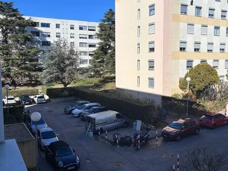 l’appartement 5 pièces dans une résidence sécurisée