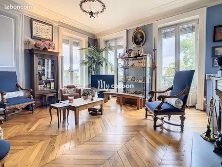 appartement 6 pièces 148 m²