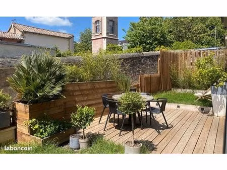 maison moderne avec extérieurs lyon 9eme