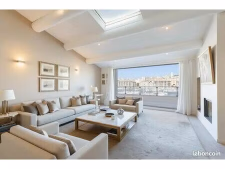 rare | duplex | terrasse vue sur le vieux-port