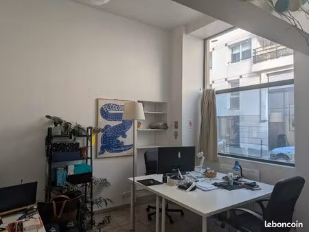 bureau à louer - coworking - 2 places dispos