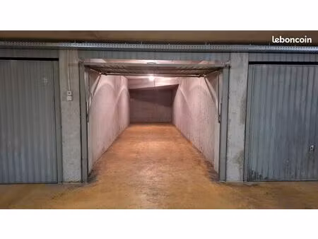garage double 26m² à louer avec borne recharge électrique lyon 3 monplaisir lumière