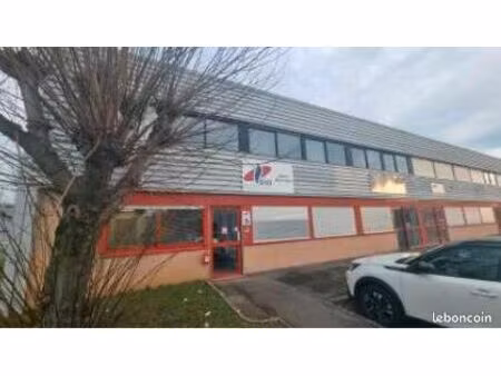 145 m2 du bureaux à louer