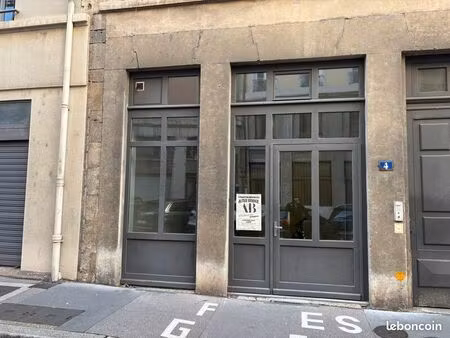 local commercial 32 m²