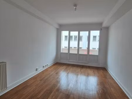 beau t3 rénové avec cave secteur foch - lyon 6ème