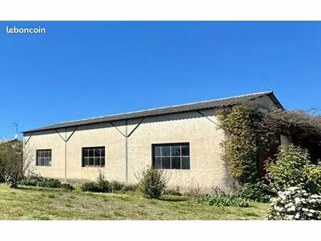 local 150 m² sénas