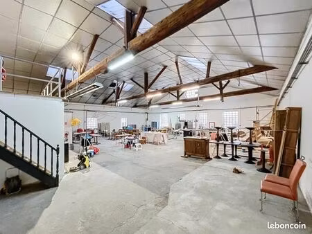 local bureaux 1 544 m²